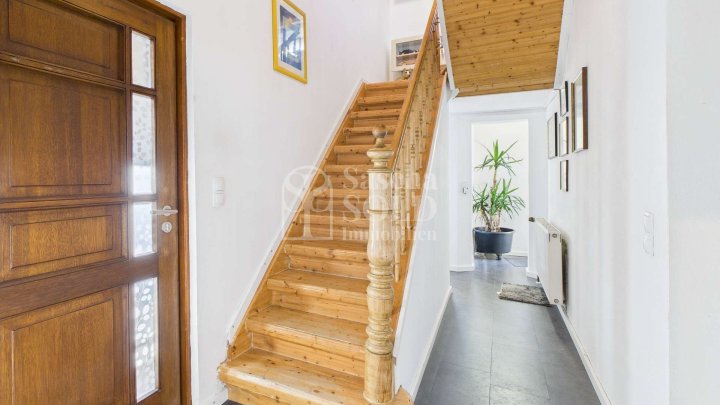 Gepflegtes Einfamilienhaus mit 4 Zimmern, 2 Bädern, Terrasse, Carport - Nähe Stadtpark St. Ingbert