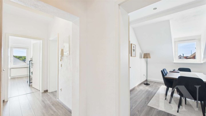 Einziehen & wohlfühlen: Sanierte 4-Zimmer-Dachgeschosswohnung in Brebach