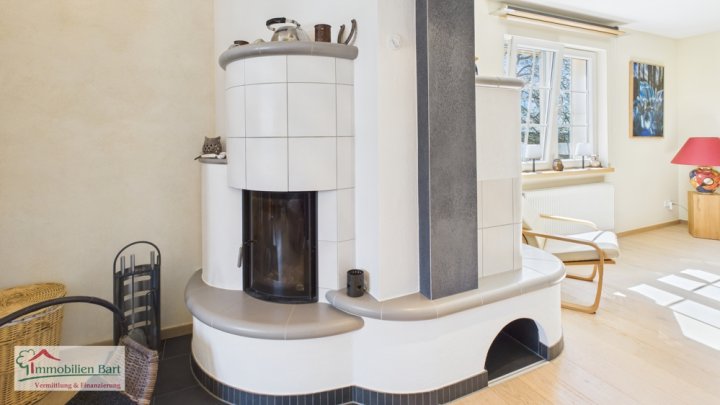 RENOVIERTER BAUERNHOF AUF 45 AR! / IDEAL FÜR TIERFREUNDE & HOBBYSCHRAUBER!