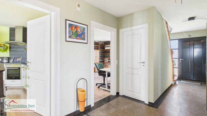 RENOVIERTER BAUERNHOF AUF 45 AR! / IDEAL FÜR TIERFREUNDE & HOBBYSCHRAUBER!