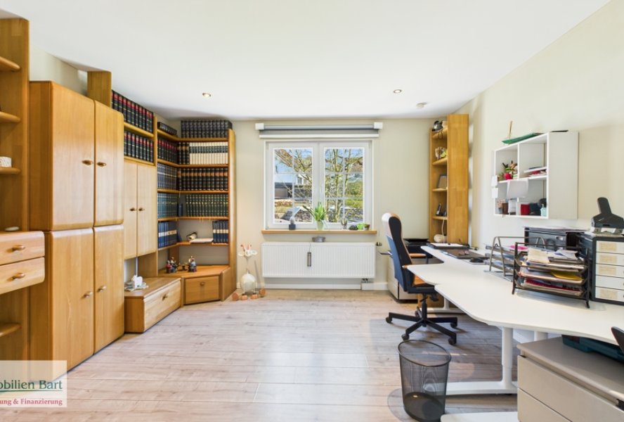 Büro-/Schlafzimmer EG