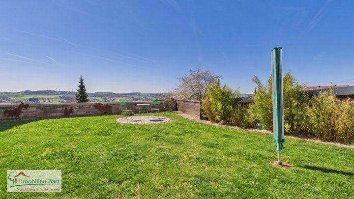 RENOVIERTER BAUERNHOF AUF 45 AR! / IDEAL FÜR TIERFREUNDE & HOBBYSCHRAUBER!