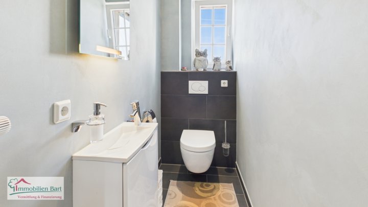 BAUERNHOF MIT VIEL PLATZ AUF 45 AR!