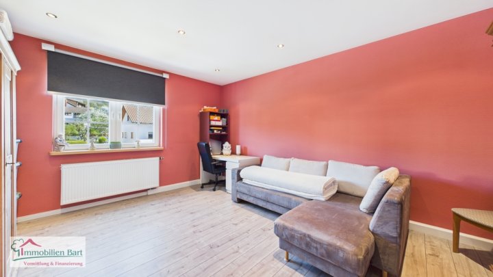 BAUERNHOF MIT VIEL PLATZ AUF 45 AR!