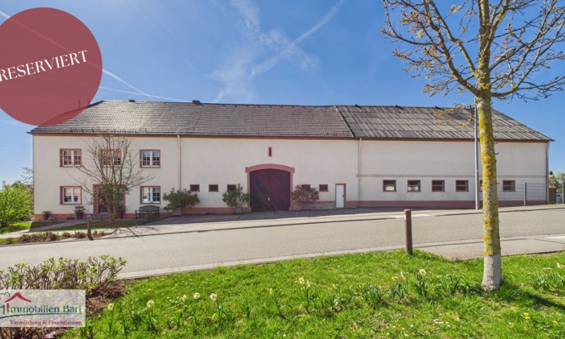 BAUERNHOF MIT VIEL PLATZ AUF 45 AR!