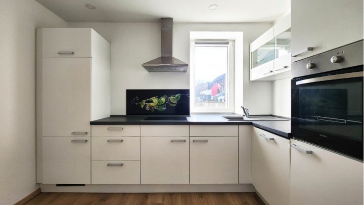 Moderne 2-Zimmer Erdgeschosswohnung mit Terrasse in Damflos