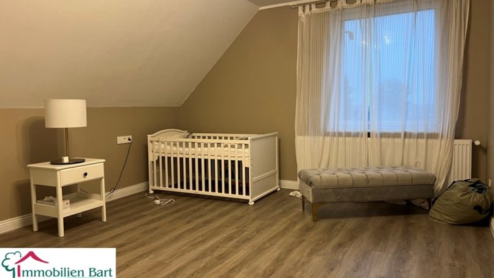 WOHNHAUS MIT SEPARATEM BAUGRUNDSTÜCK IN GRENZNÄHE