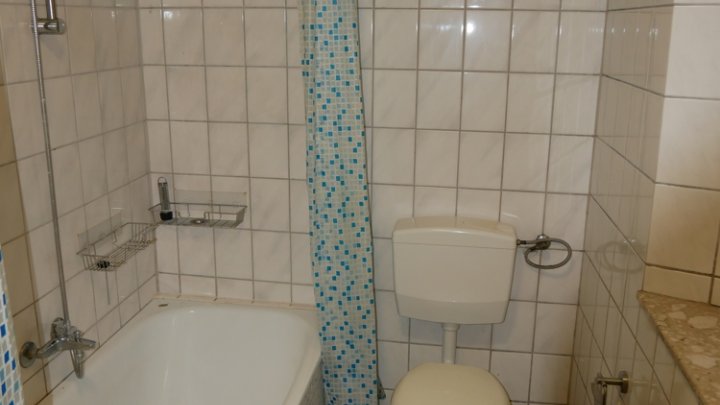 Renditeobjekt - 2 Häuser - 5 Wohnungen - ein Preis