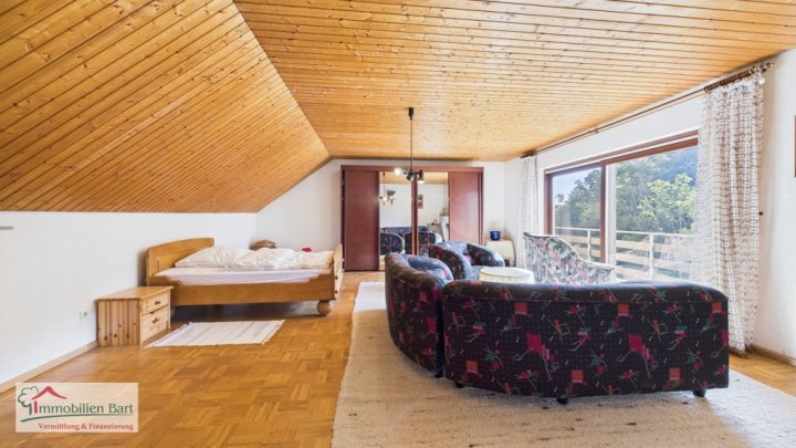 MERZIG: 204 M² WOHNHAUS IN TOP LAGE MIT FERNSICHT!