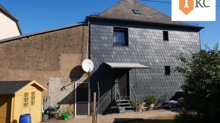 Renoviertes Einfamilienhaus in Hermeskeil – Großzügiges Familienheim mit Terrasse und großem Garten !!