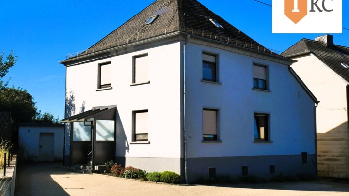 Renoviertes Einfamilienhaus in Hermeskeil – Großzügiges Familienheim mit Terrasse und großem Garten !!