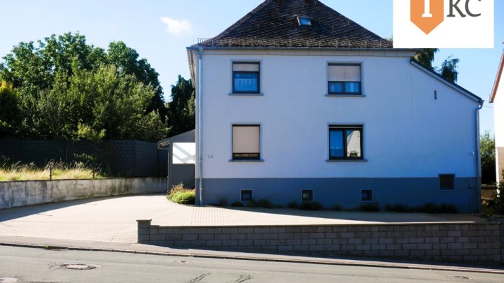 Renoviertes Einfamilienhaus in Hermeskeil – Großzügiges Familienheim mit Terrasse und großem Garten !!