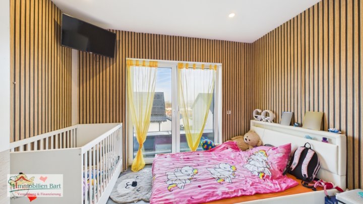 PERL-SINZ: MODERNE DOPPELHAUSHÄLFTE MIT HOCHWERTIGER AUSSTATTUNG UND GARTEN