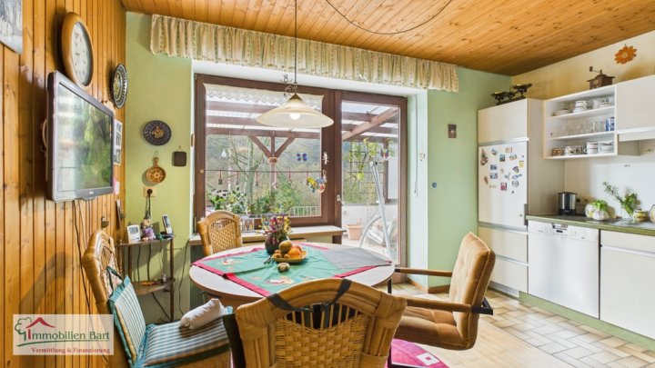 SERRIG (BEI SAARBURG ) WOHNHAUS MIT 2 WOHNUNGEN