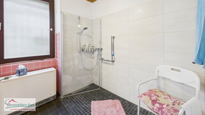 SERRIG (BEI SAARBURG ) WOHNHAUS MIT 2 WOHNUNGEN