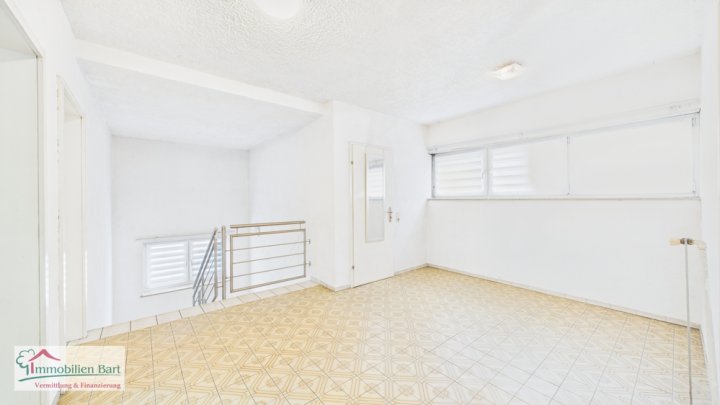 267 M² WOHNFLÄCHE! WOHNHAUS MIT GARTEN + GARAGE