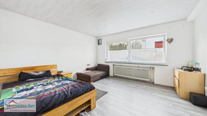 MERZIG: WOHNHAUS MIT 4 SZ AUF 15 AR!