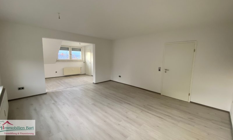 PERL: 95 M² RENOVIERTE WOHNUNG IN SEHR GUTER WOHNLAGE!