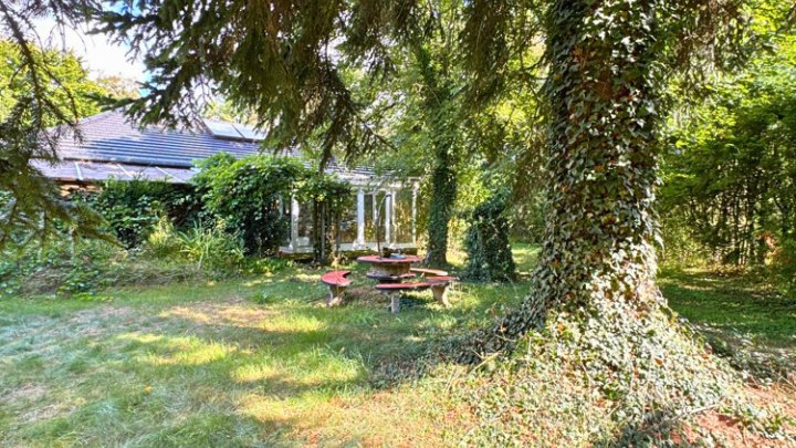 Freistehender Bungalow mit Garten + Garage - ca. 254m² Gesamtfläche