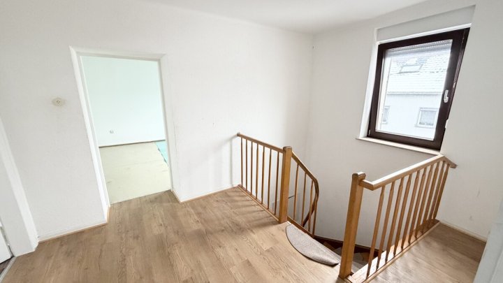 Großes Einfamilienhaus mit Garten in Wallerfangen-St. Barbara