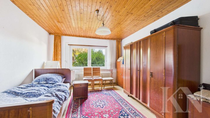 Geräumiges Einfamilienhaus mit Garten, Garage und vielfältigen Möglichkeiten!