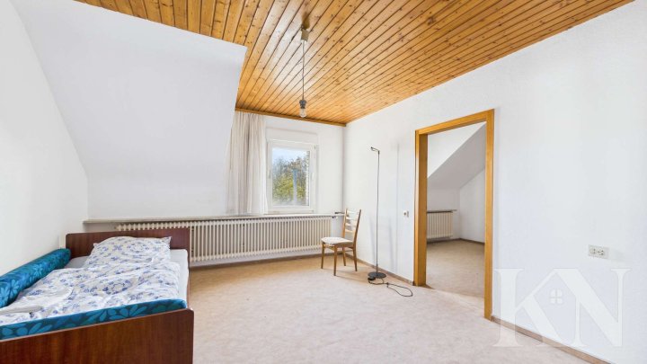 Geräumiges Einfamilienhaus mit Garten, Garage und vielfältigen Möglichkeiten!