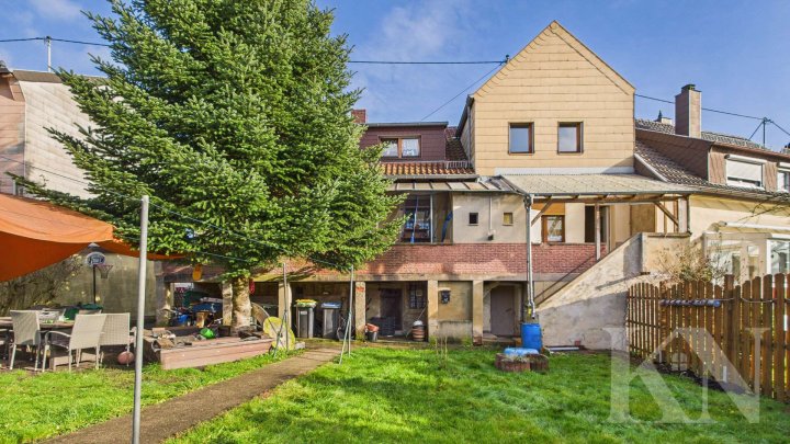 Viel Potenzial für Handwerker: Zwei Häuser in Schiffweiler