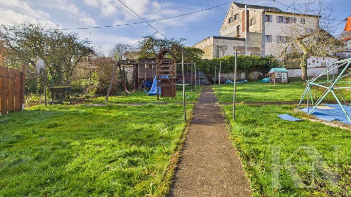 Viel Potenzial für Handwerker: Zwei Häuser in Schiffweiler