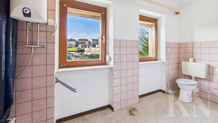 Viel Potenzial für Handwerker: Zwei Häuser in Schiffweiler