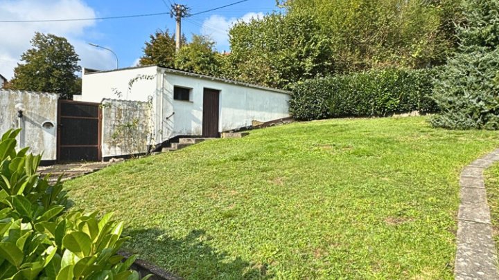 Gepflegtes 2-3 Familienhaus in Ortsmitte von Quierschied