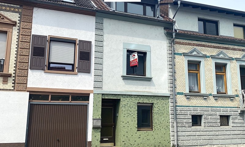 EINFAMILIENHAUS-REIHENHAUS, SANIERUNGSOBJEKT IN GROSSROSSELN