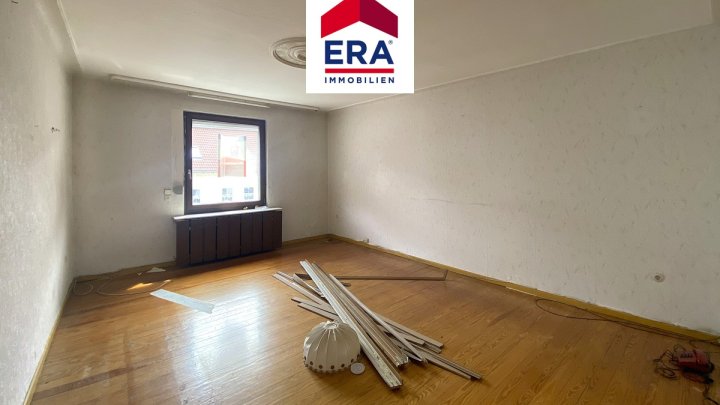 EINFAMILIENHAUS-REIHENHAUS, SANIERUNGSOBJEKT IN GROSSROSSELN