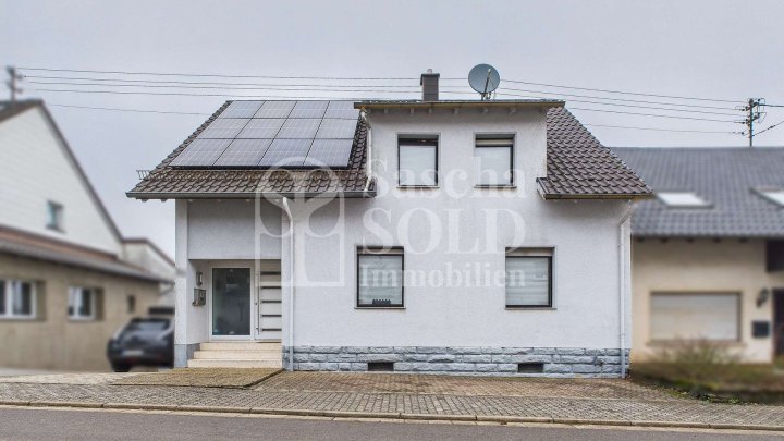 Gepflegtes Einfamilienhaus mit 5 Zimmern und großem Garten in ruhiger Wohnlage von Eppelborn-Humes