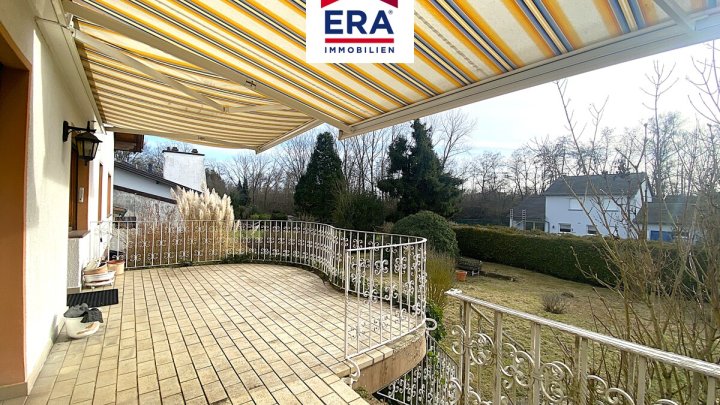 KEINE VERMITTLUNGSGEBÜHREN ! EINFAMILIENHAUS, FREISTEHEND,RUHIGE LAGE IN SCHOENECK/FR, NÄHE SB