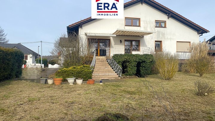 KEINE VERMITTLUNGSGEBÜHREN ! EINFAMILIENHAUS, FREISTEHEND,RUHIGE LAGE IN SCHOENECK/FR, NÄHE SB
