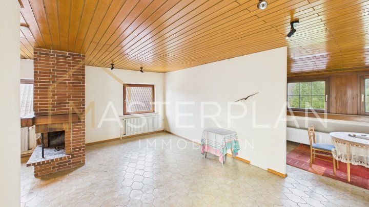 Freistehendes Dreifamilienhaus in ruhiger Lage