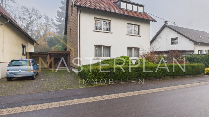 Freistehendes Dreifamilienhaus in ruhiger Lage