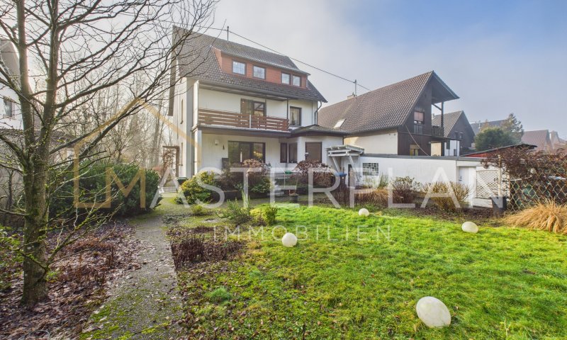 Freistehendes Dreifamilienhaus in ruhiger Lage