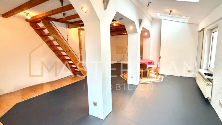 Einfamilienhaus mit zusätzlichem Wohngebäude auf großzügigem Grundstück