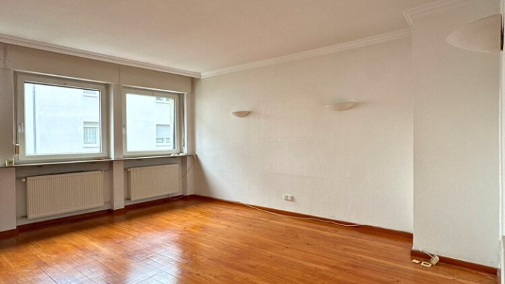 Wohn- und Geschäftshaus, 410m² Gesamtfläche in ruhiger Seitenstraße von Saarbrücken-West