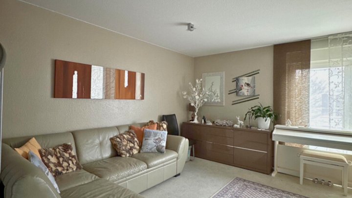 Gut vermietete 3-ZKB Maisonette-Wohnung mit Dachterrasse + Stellplatz