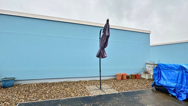 Gut vermietete 3-ZKB Maisonette-Wohnung mit Dachterrasse + Stellplatz