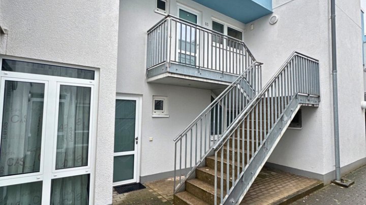 Gut vermietete 3-ZKB Maisonette-Wohnung mit Dachterrasse + Stellplatz