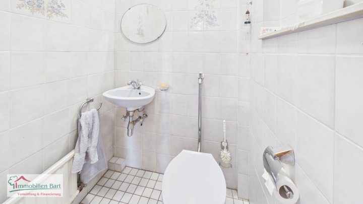 METTLACH-SAARHÖLZBACH: WOHNHAUS MIT 3 SCHLAFZIMMERN + BLICK INS GRÜNE