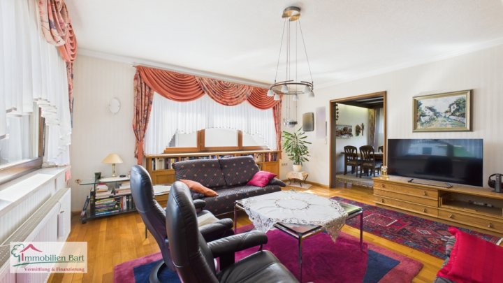 METTLACH-SAARHÖLZBACH: WOHNHAUS MIT 3 SCHLAFZIMMERN + BLICK INS GRÜNE