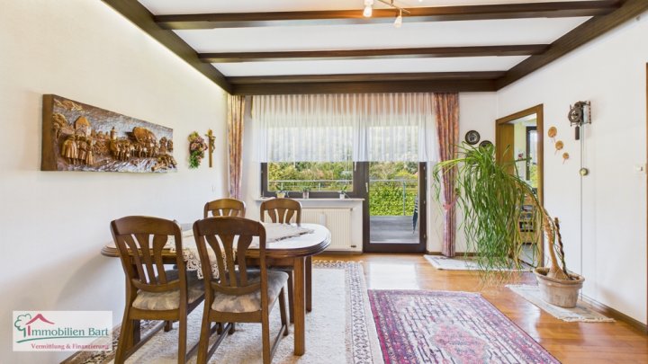 METTLACH-SAARHÖLZBACH: WOHNHAUS MIT 3 SCHLAFZIMMERN + BLICK INS GRÜNE