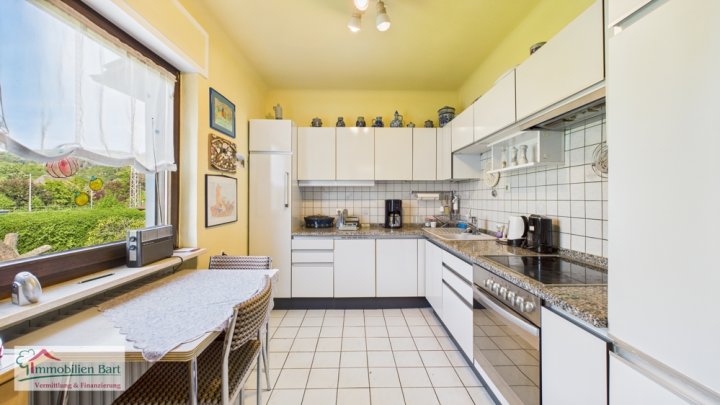 METTLACH-SAARHÖLZBACH: WOHNHAUS MIT 3 SCHLAFZIMMERN + BLICK INS GRÜNE