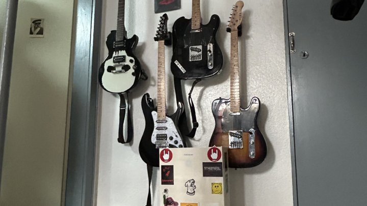 Modernisiertes EFH mit sep. kleiner 1 Zimmer-Bad-Wohnung in Sbr. - Jägersfreude zu verkaufen