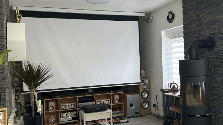 Modernisiertes EFH mit sep. kleiner 1 Zimmer-Bad-Wohnung in Sbr. - Jägersfreude zu verkaufen