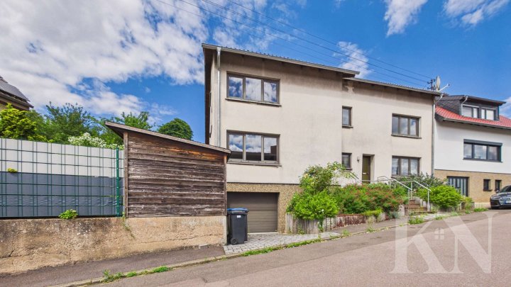 Ein-Zweifamilienhaus mit Einliegerwohnung